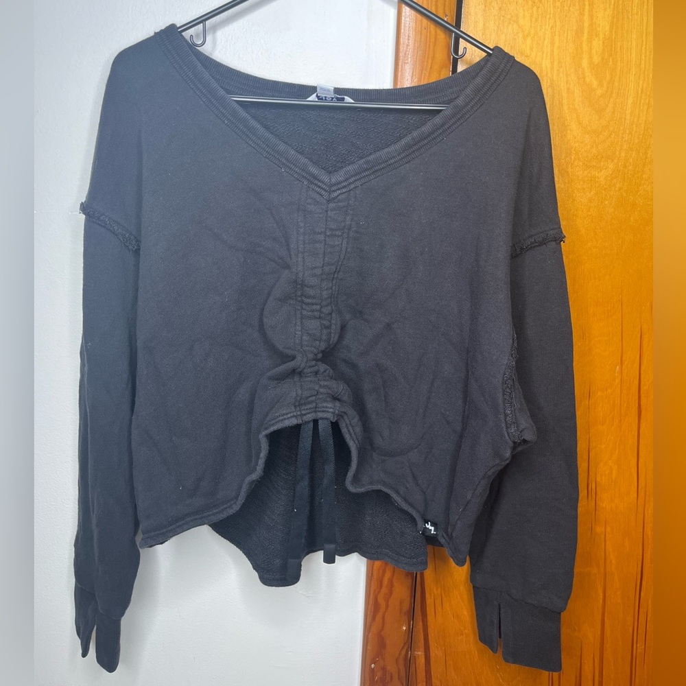 JoyLab Black V-Neck Sweatshirt cropped M medium